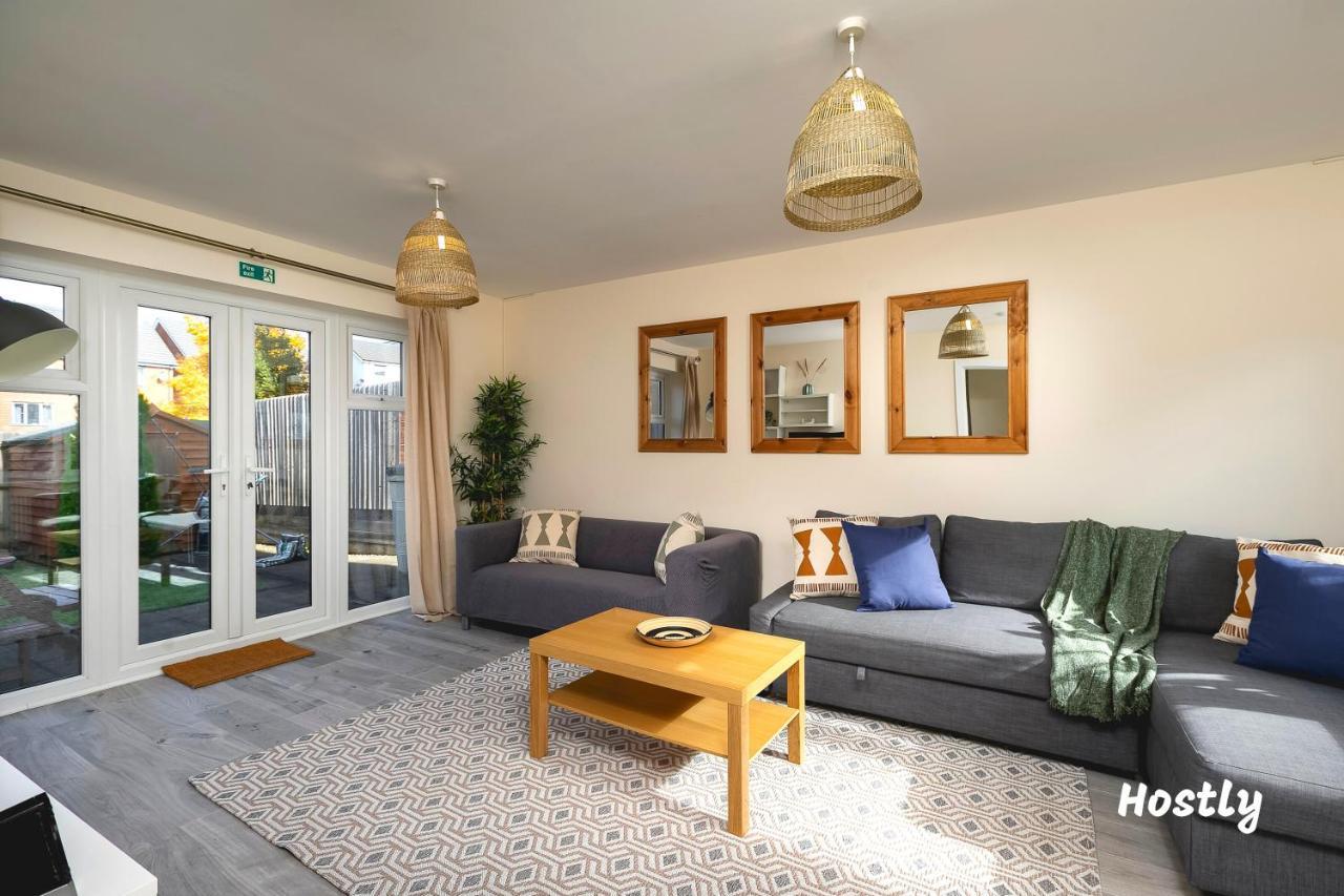 Puffin Way - Comfortable, Spacious House With Parking Reading Exterior photo