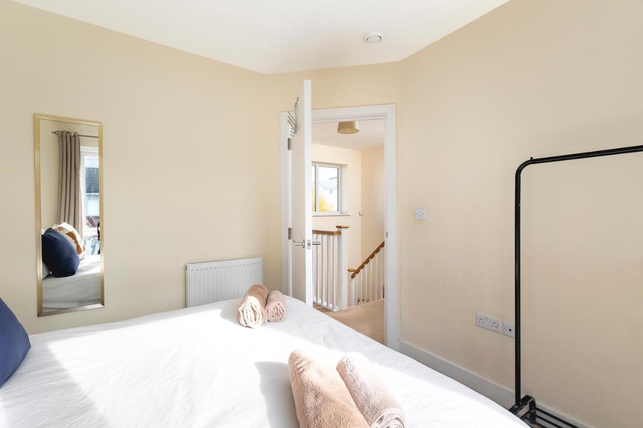 Puffin Way - Comfortable, Spacious House With Parking Reading Exterior photo