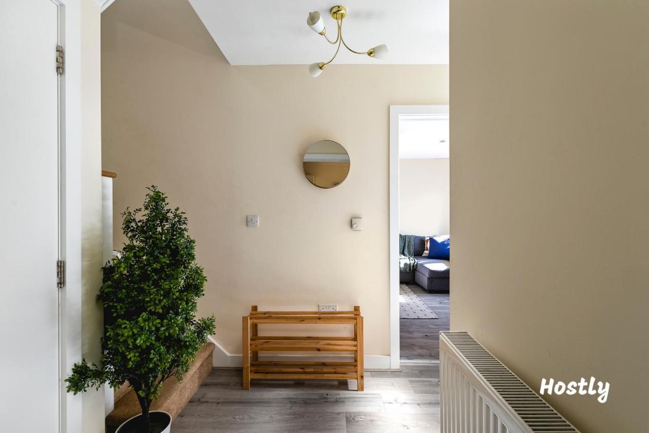 Puffin Way - Comfortable, Spacious House With Parking Reading Exterior photo