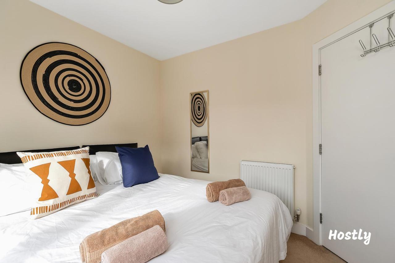 Puffin Way - Comfortable, Spacious House With Parking Reading Exterior photo