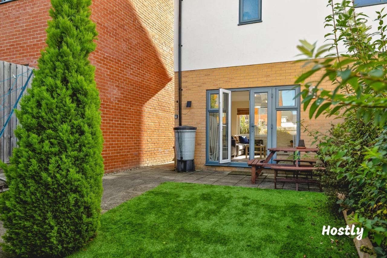 Puffin Way - Comfortable, Spacious House With Parking Reading Exterior photo