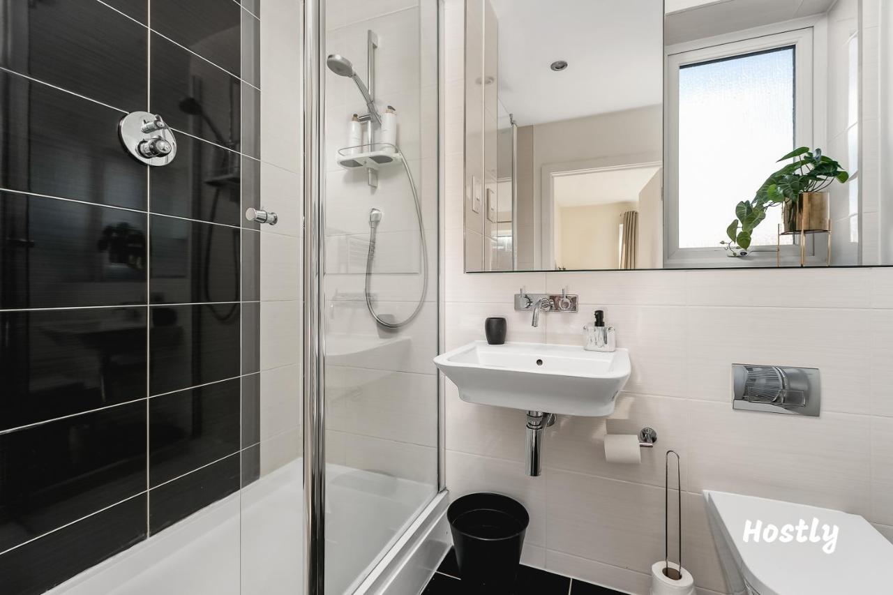 Puffin Way - Comfortable, Spacious House With Parking Reading Exterior photo