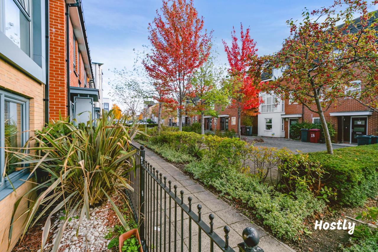 Puffin Way - Comfortable, Spacious House With Parking Reading Exterior photo