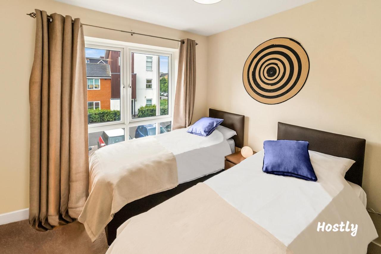 Puffin Way - Comfortable, Spacious House With Parking Reading Exterior photo